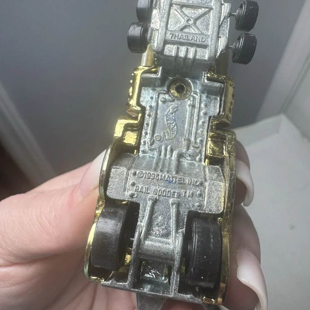 Vintage 1995 Mattel Hot Wheels Rail Rodder Train Engine 5 Gray and Gold Toy